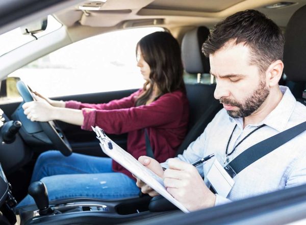How to Pass Your Driving Test First Time – Expert Tips